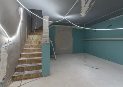 Photo 05 du chantier Boulevard Saint-Germain pour la création de cloisons dans une boutique de carrelage