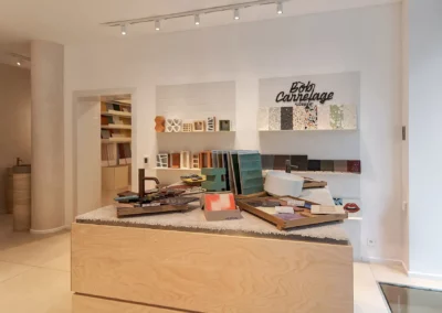 Photo 12 du chantier Boulevard Saint-Germain pour la création de cloisons dans une boutique de carrelage