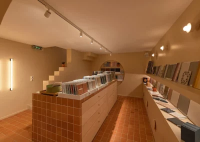 Photo 14 du chantier Boulevard Saint-Germain pour la création de cloisons dans une boutique de carrelage