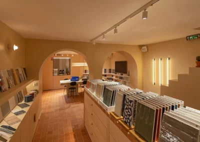 Photo 16 du chantier Boulevard Saint-Germain pour la création de cloisons dans une boutique de carrelage