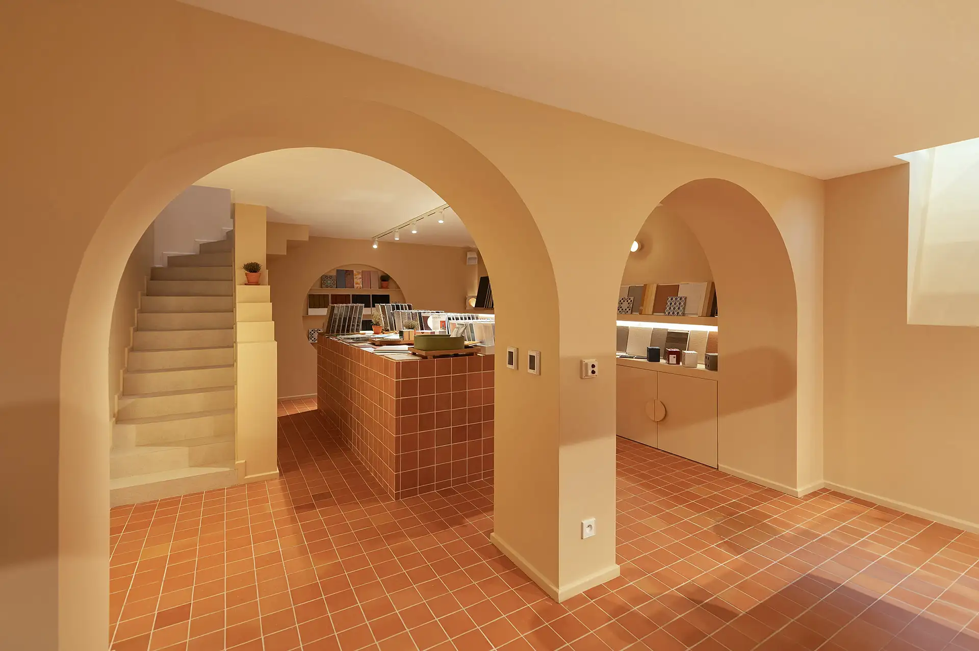 Photo 19 du chantier Boulevard Saint-Germain pour la création de cloisons dans une boutique de carrelage