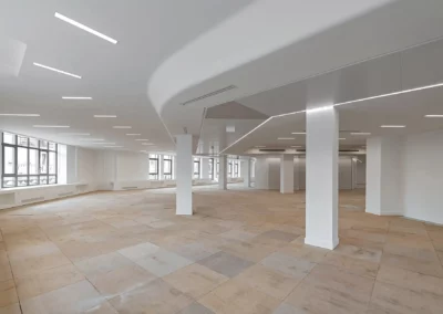 Photo 19 des faux plafonds réalisés rue Washington sur un plateau de 1500 mètres carrés